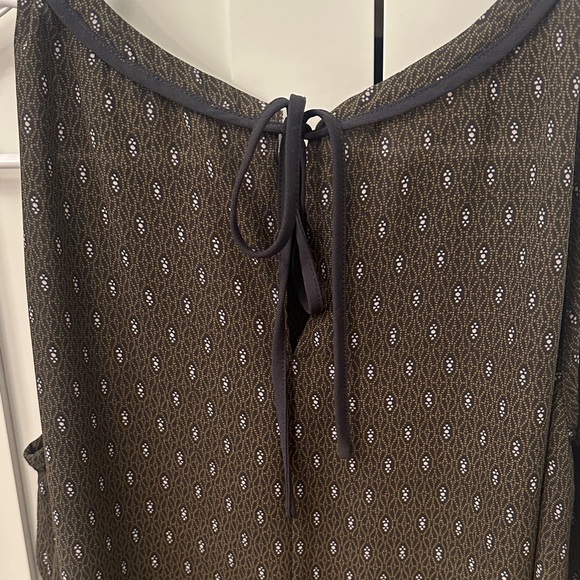 LOFT Sleeveless Blouse Small - Picture 5 of 7